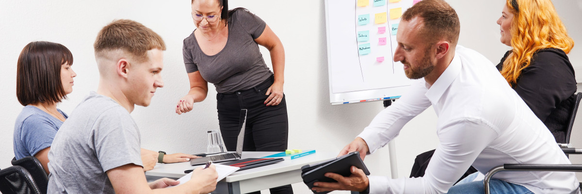 Schulung mit Dozentin 2 web